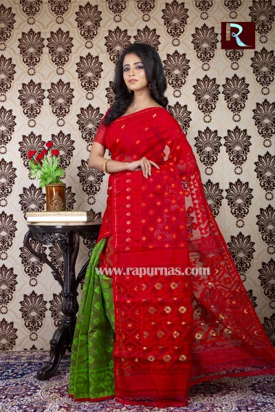 Red and green combo Dhakai Jamdani Saree - Rapurnas